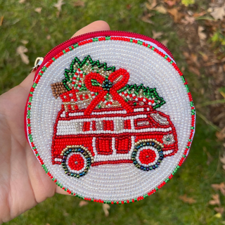 Holiday beaded coin pouch bus with tree, round